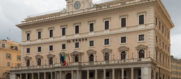 Autonomia, Formazione e progetti futuri